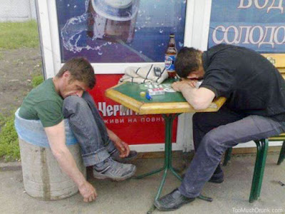 1. Mai - Tag der Arbeit - lustige betrunkene Männer