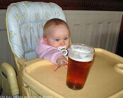 Baby mit Nuckel will Bier haben lustige Spaßbilder Baby mit Nuckel will Bier haben lustige Spaßbilder