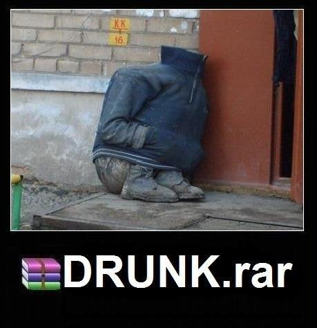 Betrunkener vor Haustür schlafen witzig in einer kalten Nacht