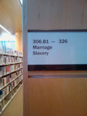 Bücherei lustig - Heirat und Sklaven Abteilung