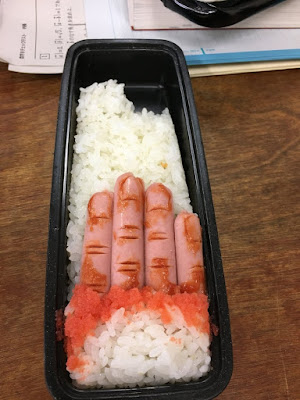 Essenlieferung lustig - ekelhaftes Essen mit Reis