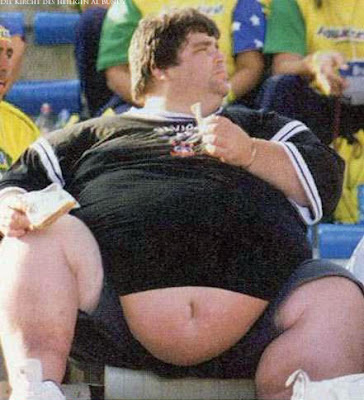 extrem dicker Männer Bauch lustig extrem dicker Männer Bauch lustig