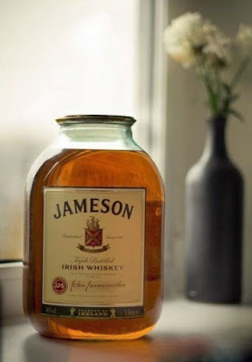 Jameson irischer Whiskey im Einmachglas