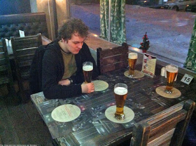 Lustige Bier Bilder - alleine vier Bier trinken - Ohne Freunde