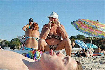 Lustige Bilder - Menschen am Strand im Sommer