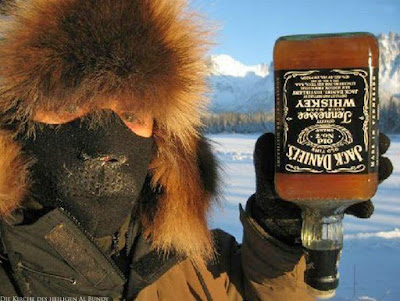 Lustige Bilder - Whisky extrem kalt - Alkohol eingefroren
