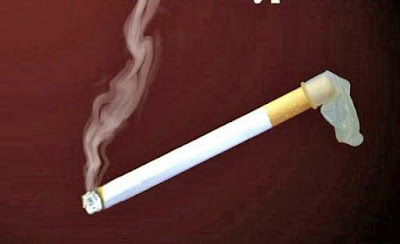 Lustige Bilder Zigarette mit Kondom - vor rauchen schützen