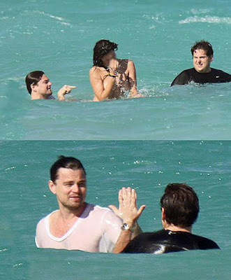 Lustige Prominente baden im Meer - Leonardo Dicaprio zum lachen