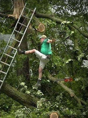 Gefährliche Situationen Lustige Bilder Momentaufnahme dummer Mann