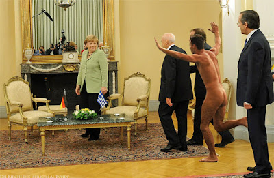 Lustiges Bild Merkel und der nackte Mann - Spaßbilder Politik