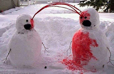 Lustiges Bild zwei Schneemänner bluten witzig