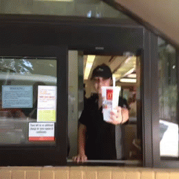 McDonalds Drive Inn lustig animiert - Mann überrascht McDonalds-Mitarbeit McDonalds Drive Inn lustig animiert - Mann überrascht McDonalds-Mitarbeit