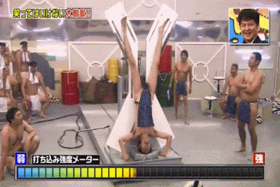 Witzige japanische TV Show - Männer ins Gehänge schlagen