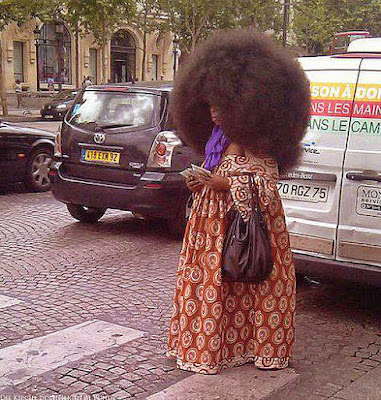 dicke schwarze Frau mit Afro Frisur lustige Spaßbilder