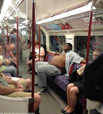 Lustige U-Bahn Bilder - dicke Menschen im Sommer