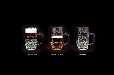 Die Welt kann man wie ein Glas Bier sehen Weisheiten Bier lustig